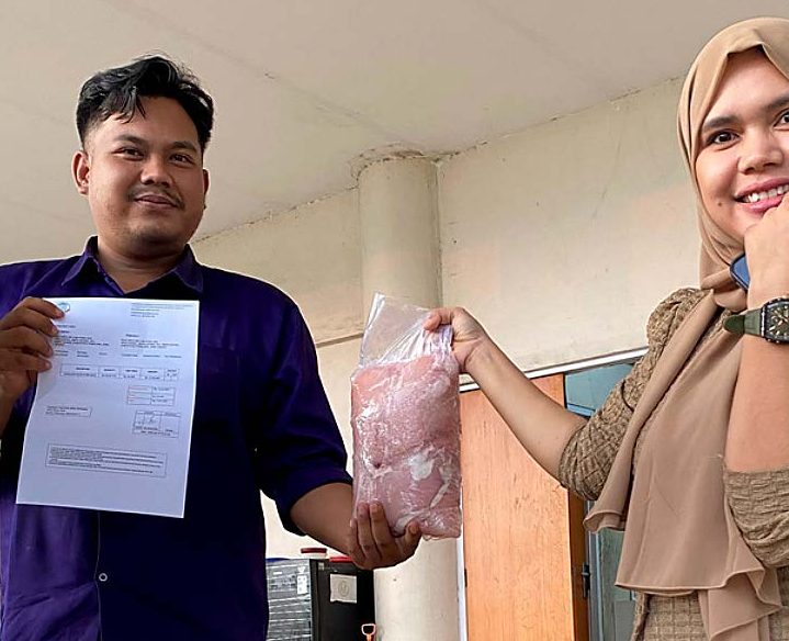 Pengiriman produk beku ke hotel dan restoran
